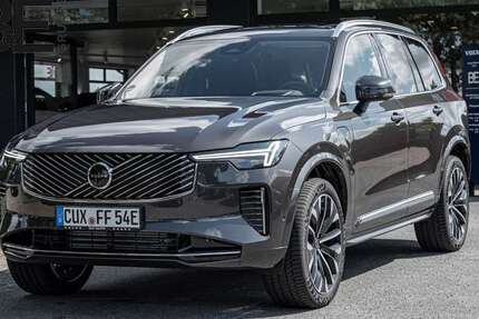 Volvo XC90 2.500 km 70.950 &euro; Schiffdorf-Spaden 27619