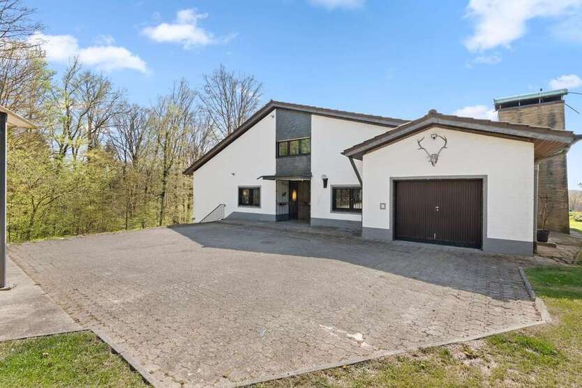 Haus zum Kaufen in Overath 849.000 € 242 m²