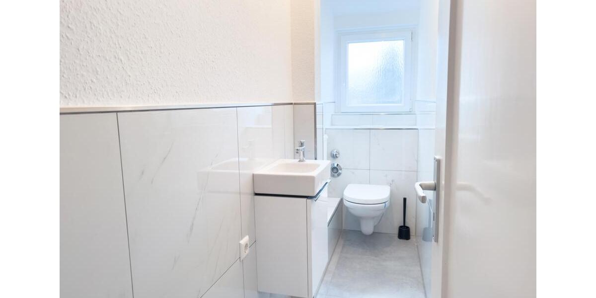 Dachgeschoßwohnung Stuttgart Bad Cannstatt - 3 Zimmer, 75 m&sup2;, 1.200&euro; | Angebot:26355327