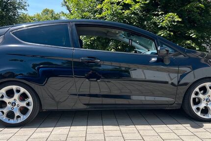 Ford Fiesta 246.839 km 4.100 &euro; Traunstein 83278