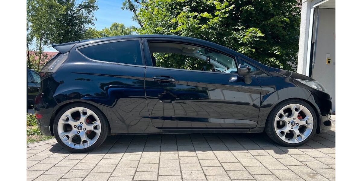 Ford Fiesta 246.839 km 4.400 &euro; Traunstein 83278