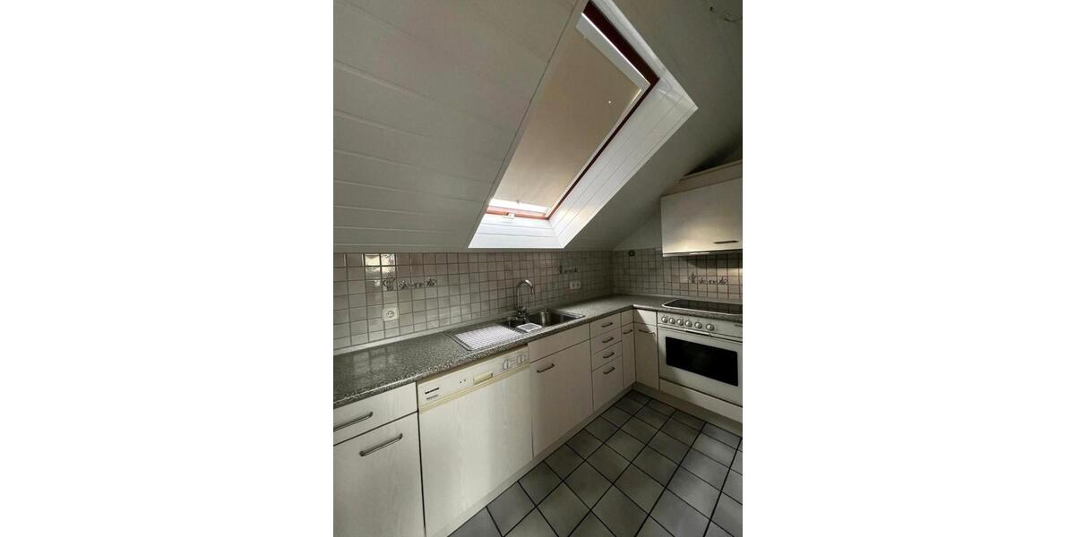 Dachgeschoßwohnung Reutlingen Reutlingen-Betzingen - 3.5 Zimmer, 90 m&sup2;, 950&euro; | Angebot:26646756