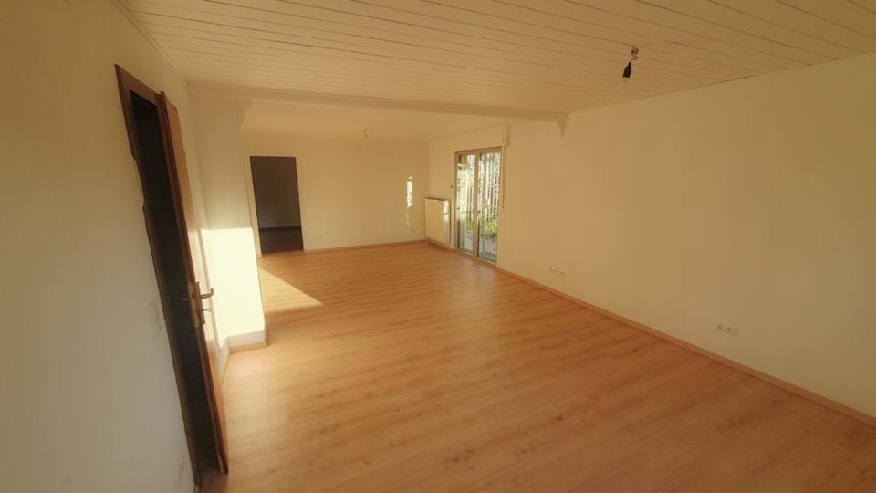 Einfamilienhaus Hattersheim am Main - 4.5 Zimmer, 114 m&sup2;, 1.600&euro; | Angebot:25408295