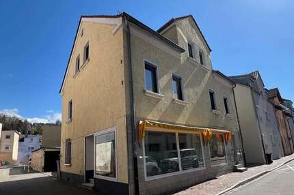 Haus zum Kaufen in Schwandorf 419.000 € 285 m²