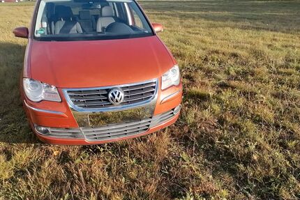 VW Touran 246.000 km 4.850 € Sülstorf 19077