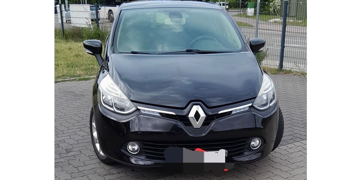 Renault Clio 95.000 km 5.900 &euro; SEREETZ 23611