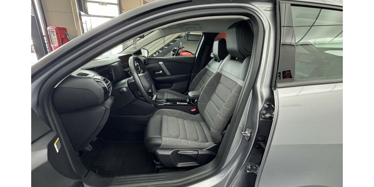 Citroen C4 130 Puretech Feel Pack LED Winterpaket 49.200 km 13.746 &euro; Lich 35423
