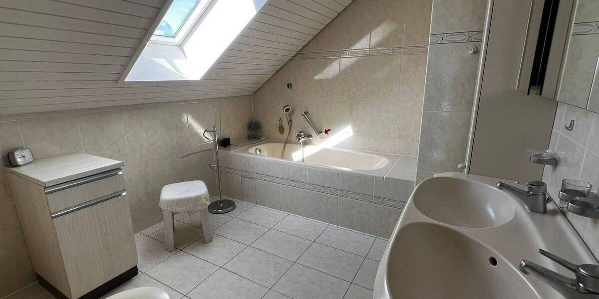 Einfamilienhaus Straubenhardt Conweiler - 8 Zimmer, 187 m&sup2;, 669.000&euro; | Angebot:26379848