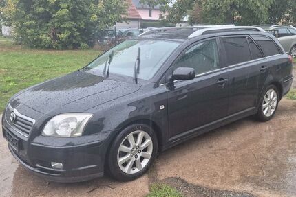Toyota Avensis 190.000 km 2.599 &euro; Löwenberger Land OT Teschendorf 16775