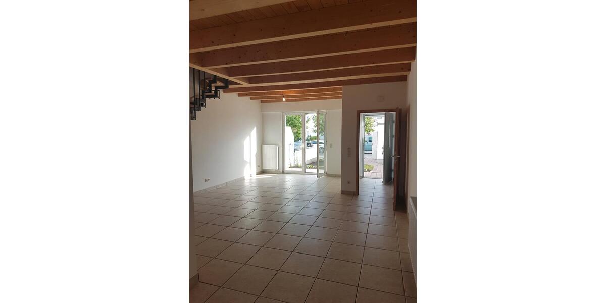 Reihenhaus Haßfurt - 3 Zimmer, 82 m&sup2;, 850&euro; | Angebot:26677318