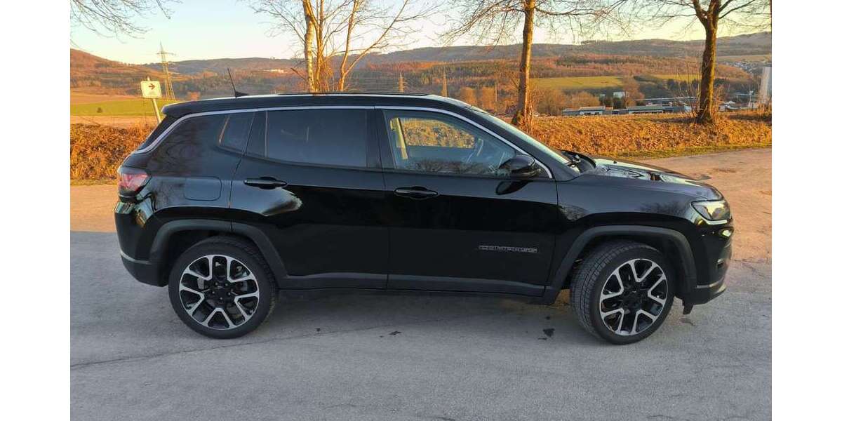 Jeep Compass 33.000 km 23.499 &euro; Schmallenberg 57392
