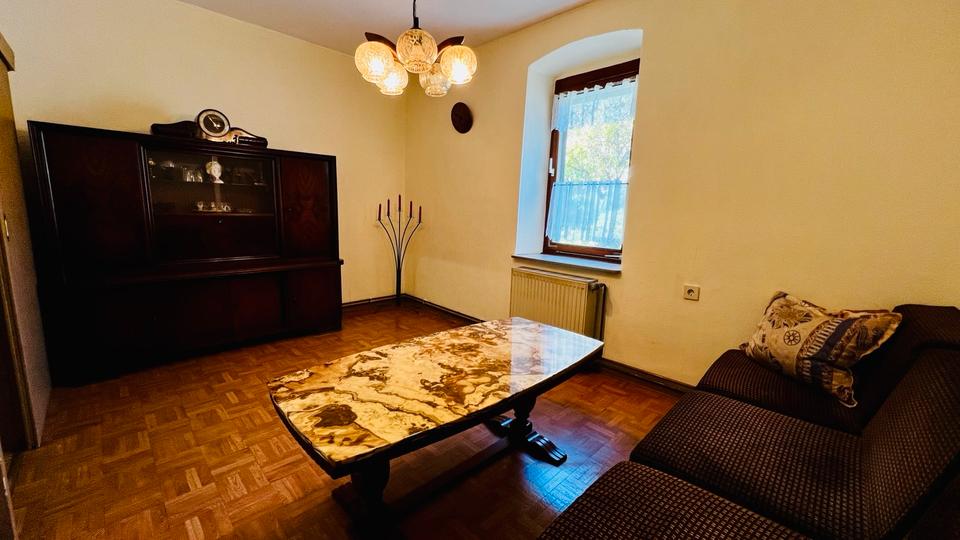 Einfamilienhaus Bexbach - 7 Zimmer, 140 m&sup2;, 195.000&euro; | Angebot:26888783