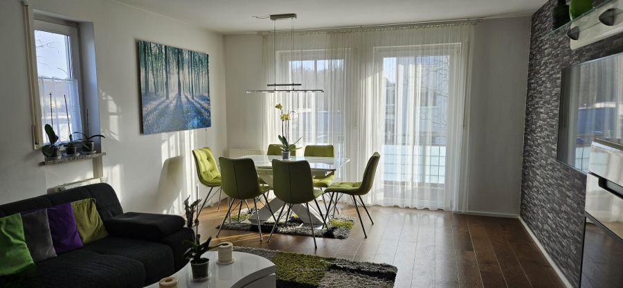 Provisionsfrei* (Von Privat) Charmante 4-Zimmer Wohnung mit Balkon sowie Außenstellplatz in Kirchheim bei München - Etagenwohnung Kirchheim bei München | Angebot:24356453