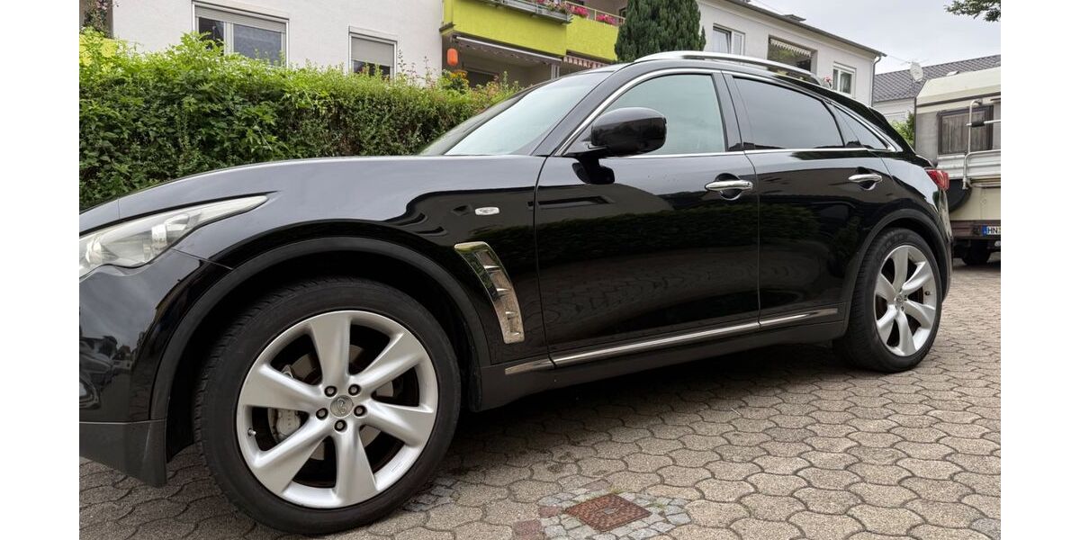 INFINITI FX 234.000 km 7.500 &euro; Heilbronn 74078