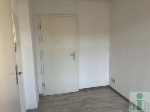 Gemütliche 1-Raum-Wohnung mit Balkon in gepflegter Wohnanlage in Auritz zu vermieten. 1 zimmer