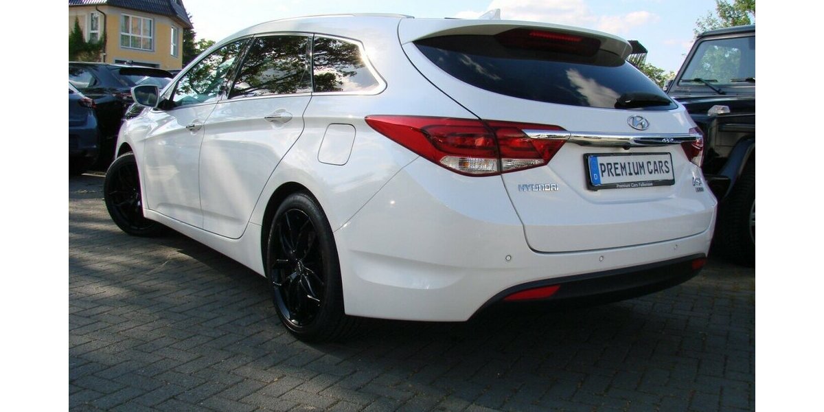 Hyundai i40 cw 1.7 CRDi Blue Premium DCT Infinity Leder 101.563 km 12.980 &euro; Falkensee 14612
