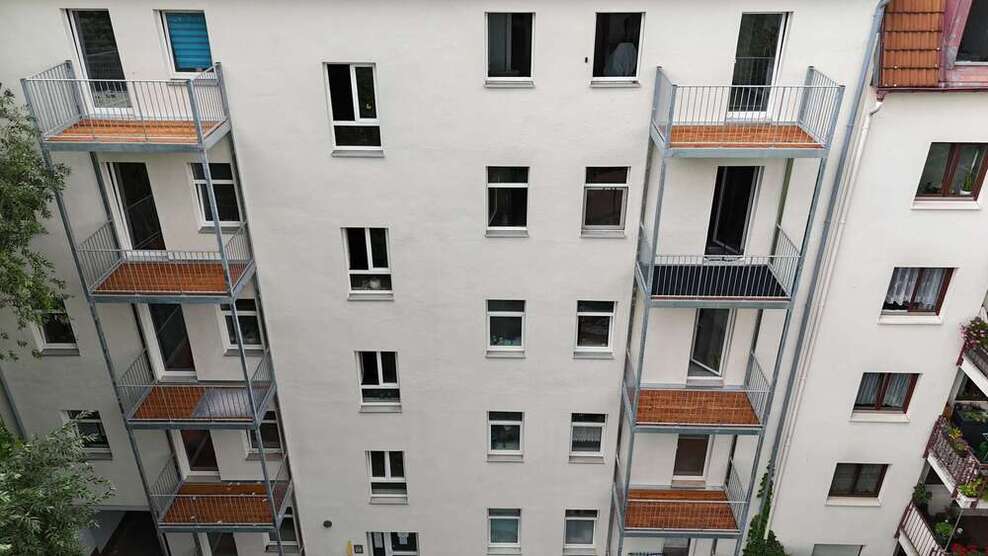 Leipzig, Anger-Crottendorf - Altbauflair trifft Natur – 3-Zi-Whg mit Balkon und grünem Hofblick 3 zimmer