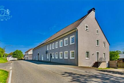 Haus Schönecken - 10 Zimmer, 220 m&sup2;, 498.000&euro; | Angebot:26414444