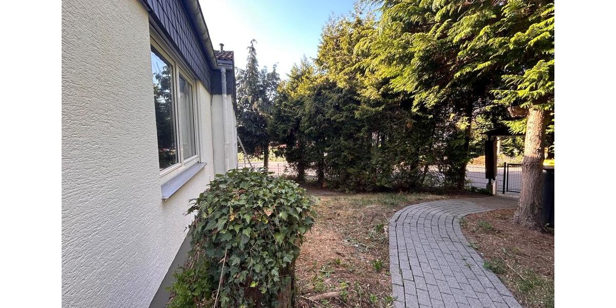 Einfamilienhaus Kastellaun - 7 Zimmer, 215 m&sup2;, 325.000&euro; | Angebot:27023901