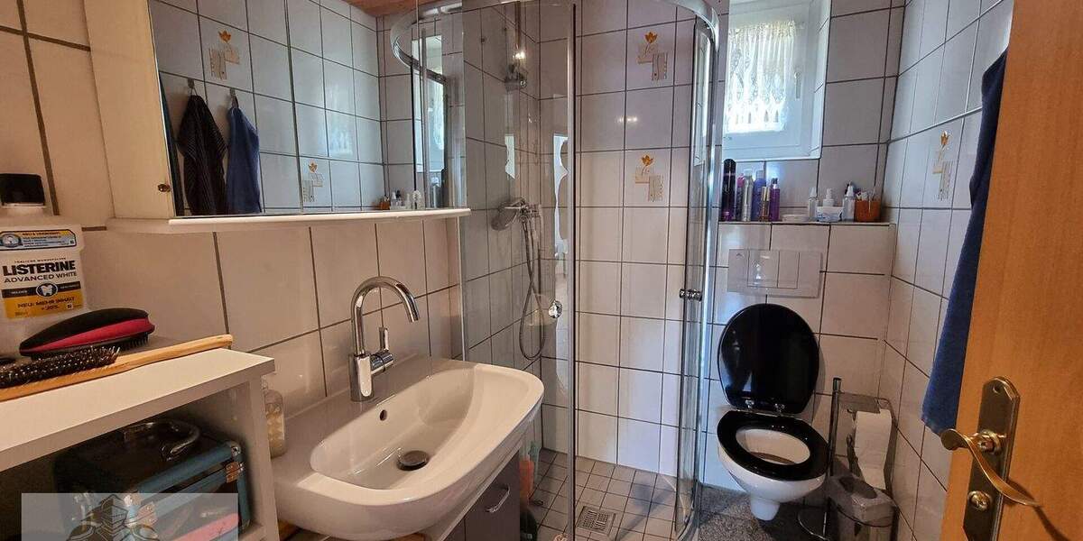 Mehrfamilienhaus, Wohnhaus Obersulm Willsbach - 7 Zimmer, 144 m&sup2;, 449.000&euro; | Angebot:25691749