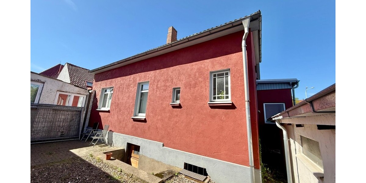 HORN IMMOBILIEN++ Neubrandenburg, Wohn- und Geschäftshaus in guter Lage, mit Keller und Stellplatz - Burg Neubrandenburg | Angebot:26181223