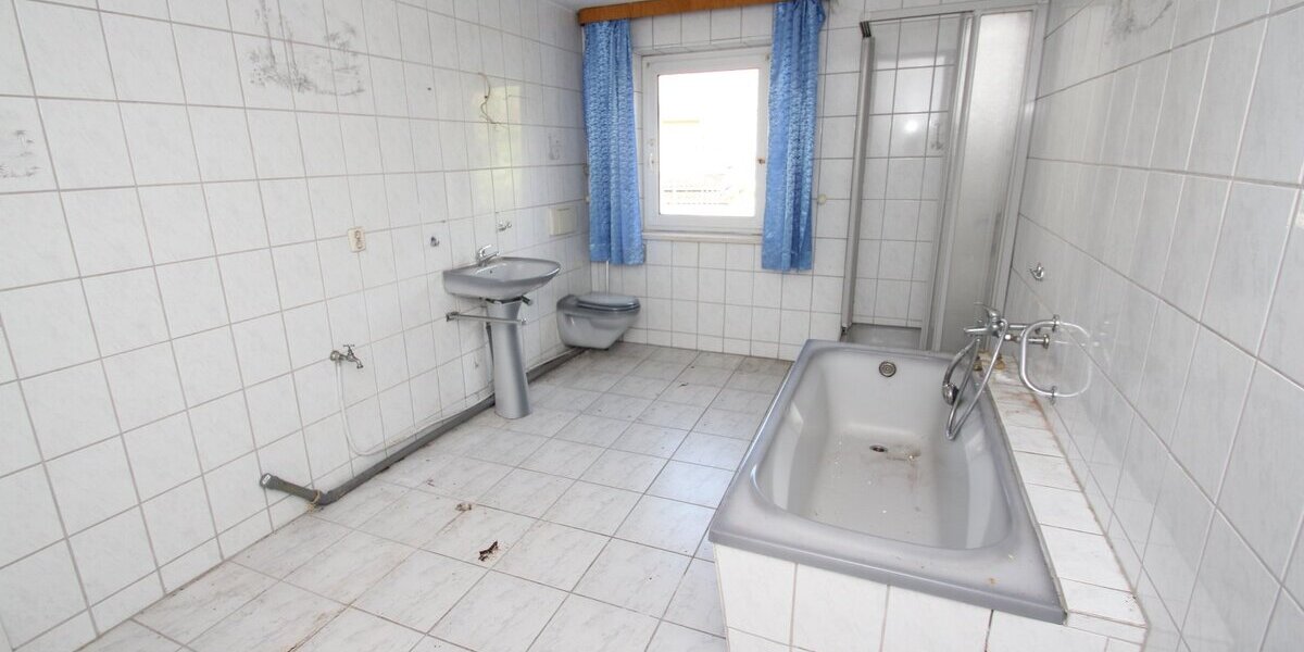 Waltershausen, 2 Familienhaus mit Anbau - Zweifamilienhaus Waltershausen | Angebot:20674820
