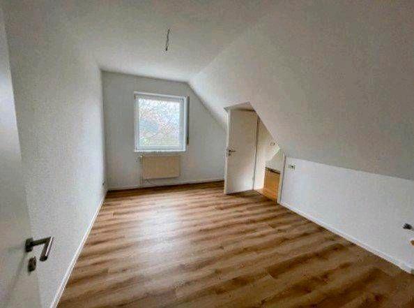 Einfamilienhaus Edewecht - 7 Zimmer, 150 m&sup2;, 379.000&euro; | Angebot:26625063