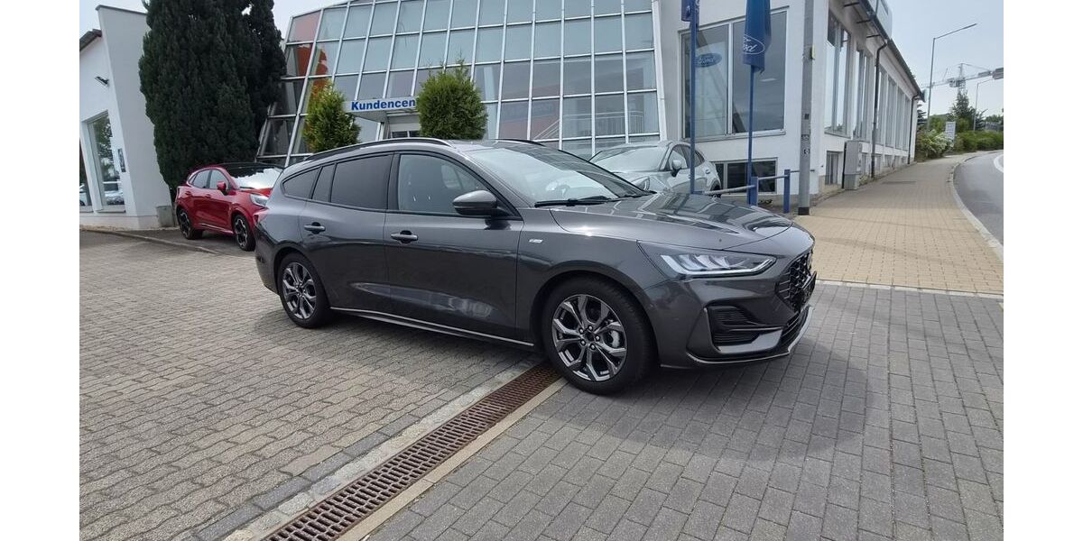 Ford Focus 23.000 km 23.990 &euro; Bautzen 02625