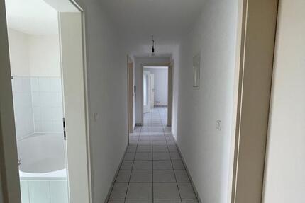 Wohnung Haßfurt - 4 Zimmer, 85 m&sup2;, 600&euro; | Angebot:25449901