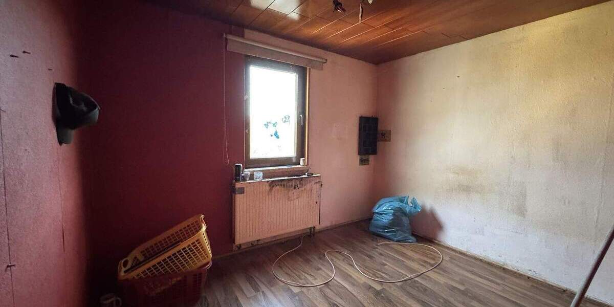 Doppelhaushälfte Grabfeld Rentwertshausen - 9 Zimmer, 120 m&sup2;, 45.000&euro; | Angebot:25770590