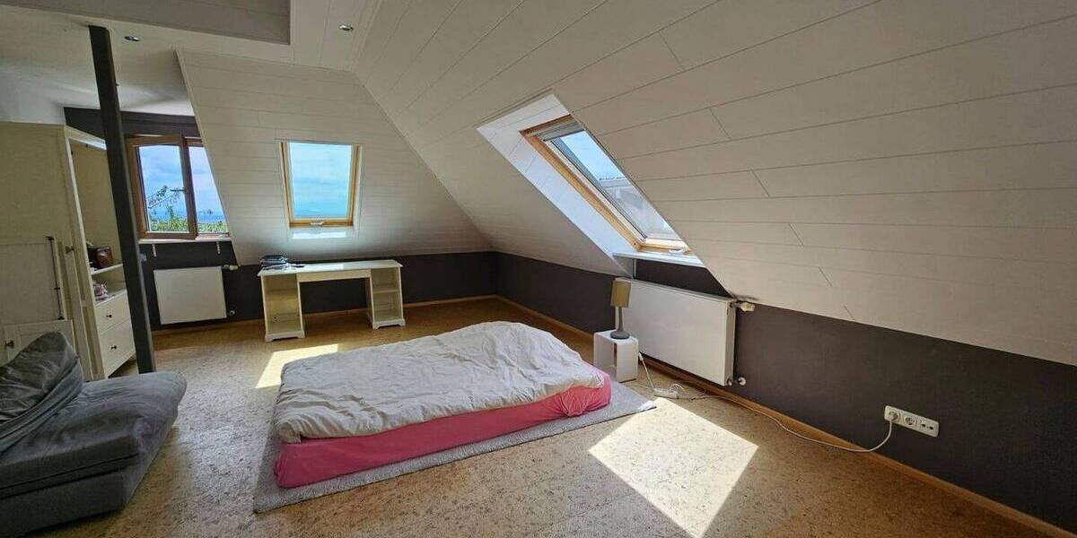 Einfamilienhaus Hofheim - 9 Zimmer, 320 m&sup2;, 4.250&euro; | Angebot:26616851