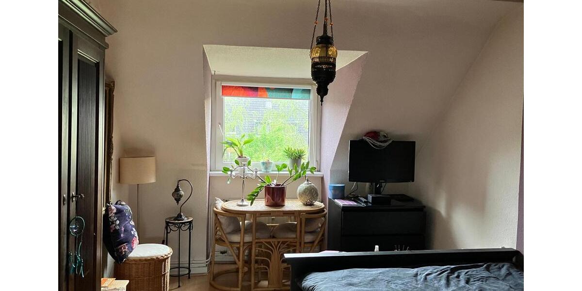 Dachgeschoßwohnung Köln Nippes - 2 Zimmer, 40 m&sup2;, 500&euro; | Angebot:26315040