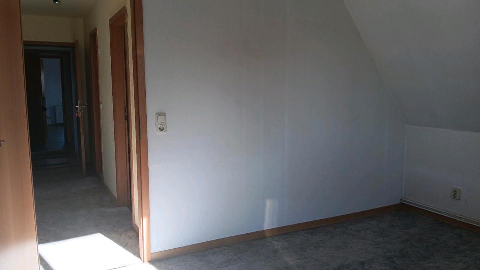 Dachgeschoßwohnung Osternienburger Land - 2 Zimmer, 45 m&sup2;, 260&euro; | Angebot:26399348