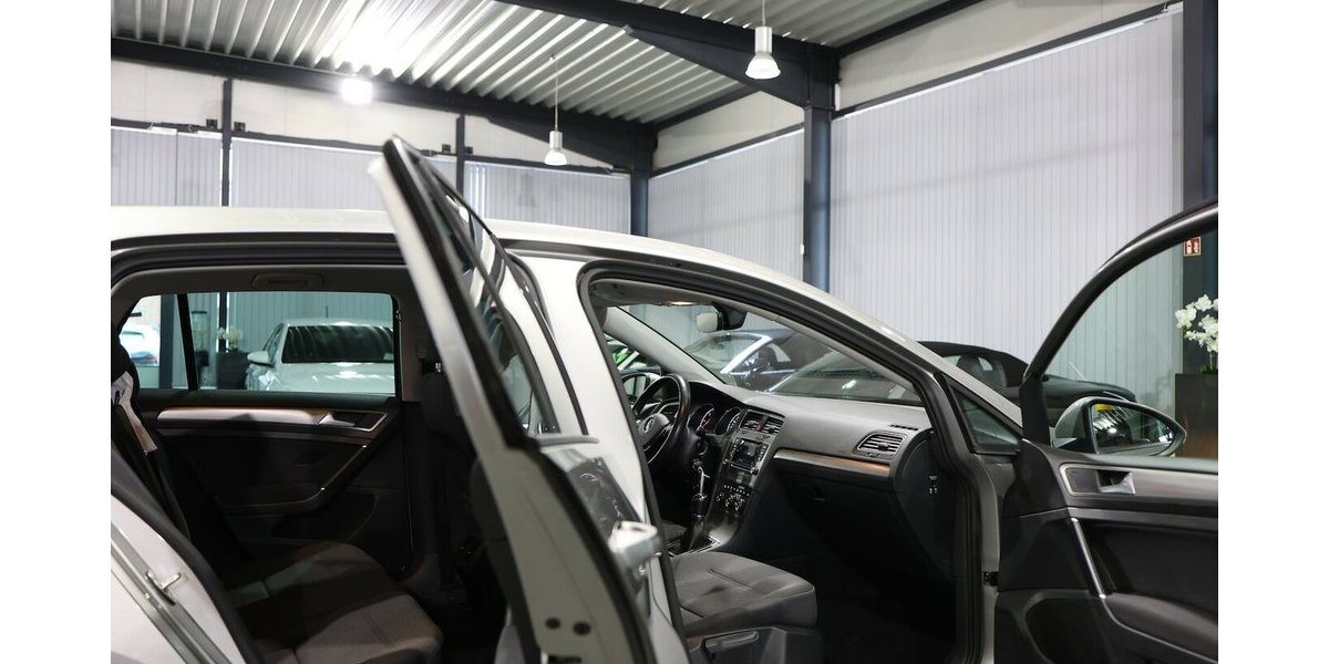 VW Golf VII 1.6 TDI Comfortline COMPOSITION-COLOUR 143.000 km 11.444 &euro; Hamm 59077