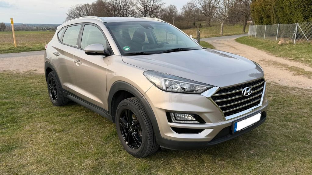 Hyundai TUCSON 107.400 km 14.399 &euro; Ortrand 01990