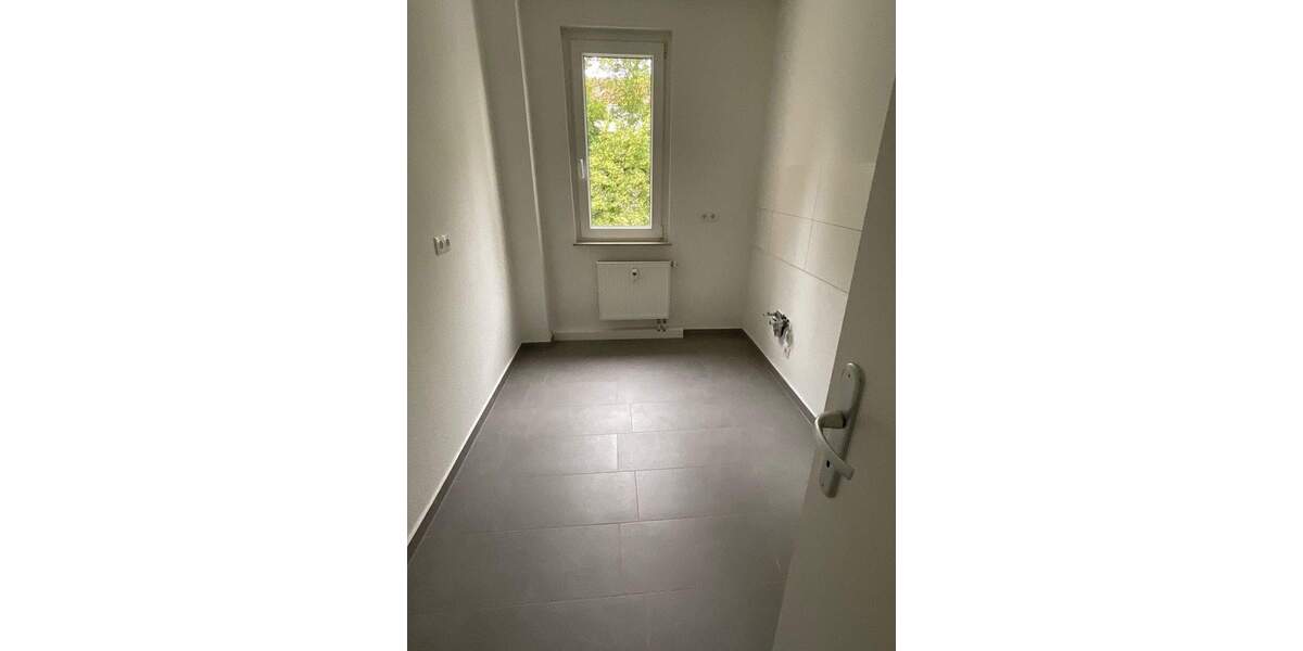 Schöne 4-Raumwohnung im 2. Obergeschoss in Wolfen-Nord zu vermieten ! 4 zimmer