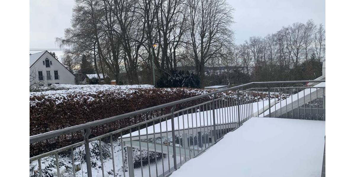 KNIPFER`S IMMOBILIENSCHÄTZE - TOP- Lage - DHH mit Anbau für BüroEinliegerwohnung u. Außen-Whirlpool 7 zimmer