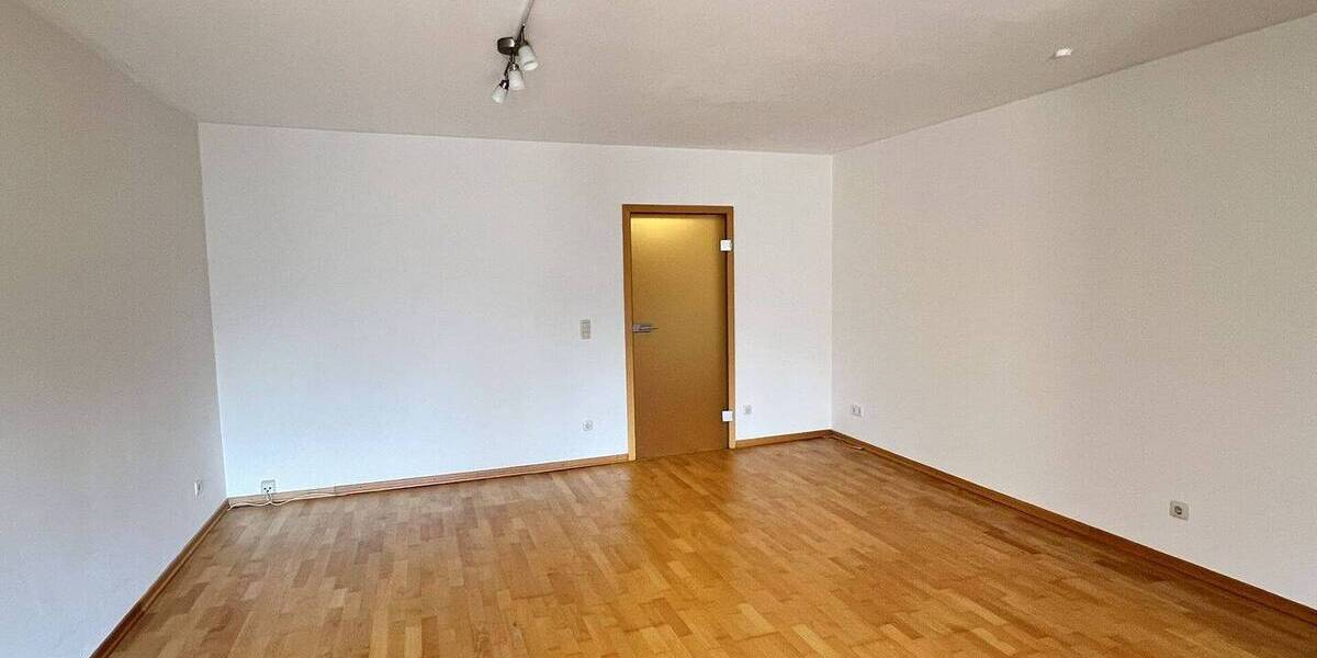 Etagenwohnung Neustadt an der Aisch Neustadt - 2 Zimmer, 67 m&sup2;, 245.000&euro; | Angebot:26486680