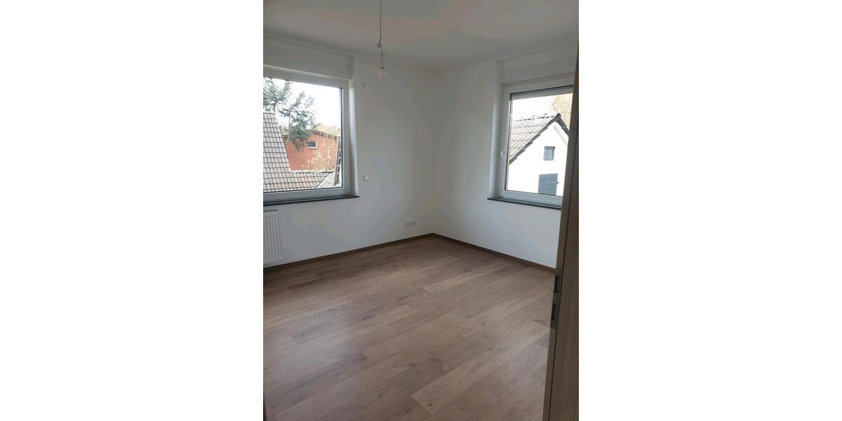 Etagenwohnung Petershagen - 4 Zimmer, 135 m&sup2;, 1.100&euro; | Angebot:26337646