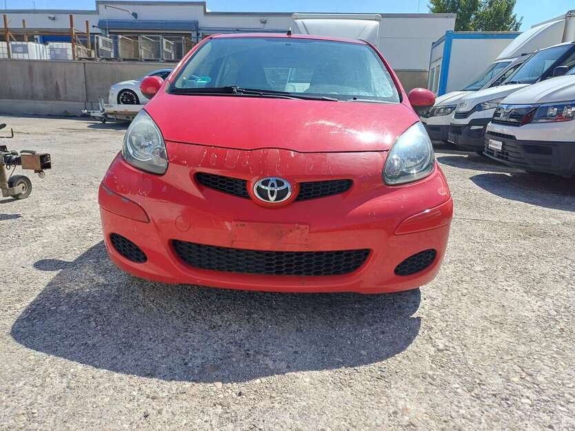 Toyota Aygo 268.687 km 600 € Eching 85386