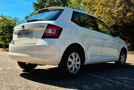 Skoda Fabia 64.000 km 7.900 &euro; Duisburg 47057