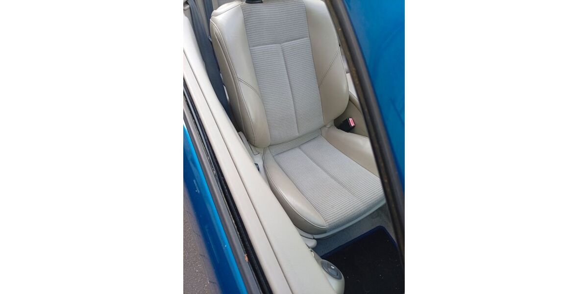 Renault Megane 148.000 km 4.500 &euro; Blomberg 32825