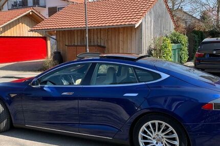 Tesla Model S 308.000 km 17.500 € München 80935