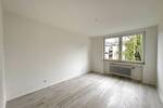 Modernisierte 3-Zimmer-Wohnung mit Balkon in zentraler Lage von Krefeld-Hüls