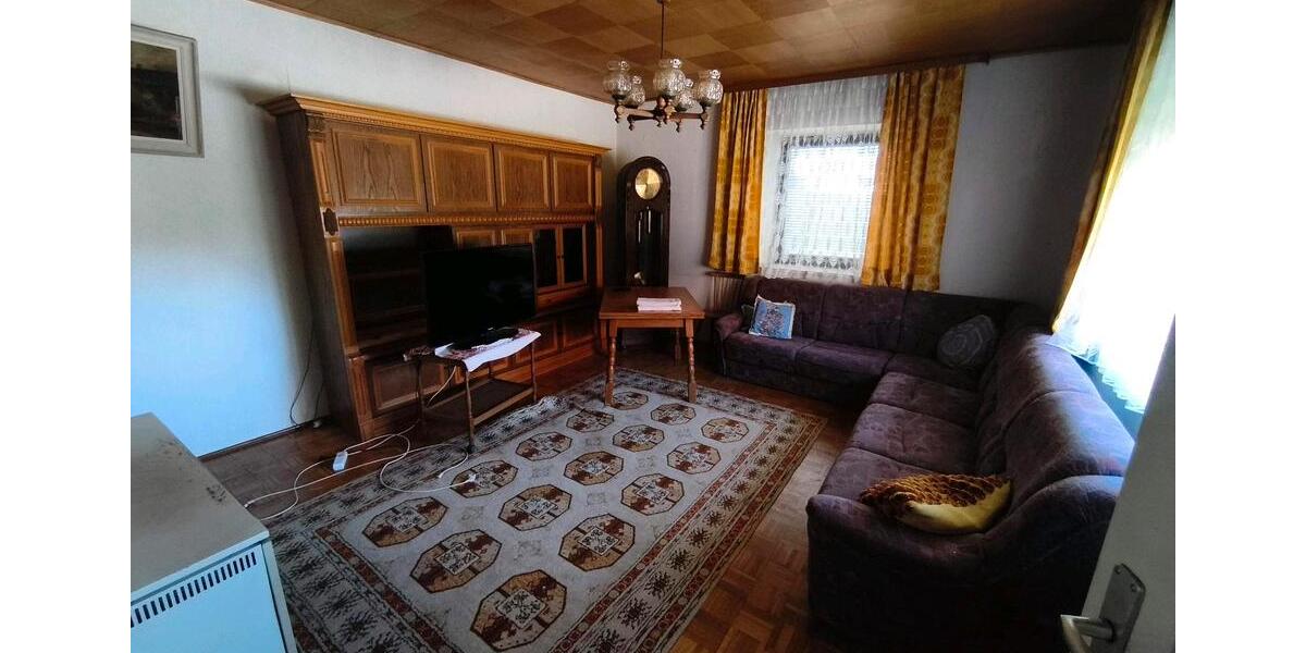Bauernhaus, Landhaus Eggenfelden - 9 Zimmer, 400 m&sup2;, 1.500&euro; | Angebot:26134944