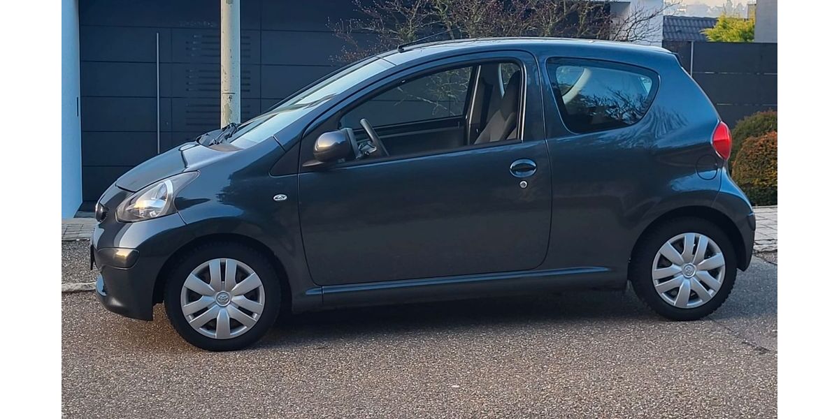 Toyota Aygo (X) 70.000 km 3.500 &euro; Leingarten 74211
