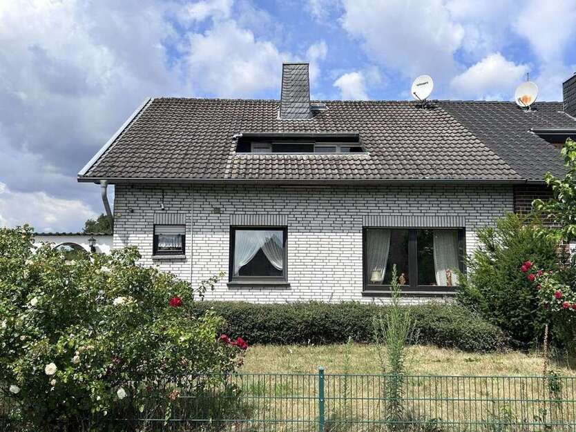 Haus zum Kaufen in Meerbusch 558.000 € 122.51 m²