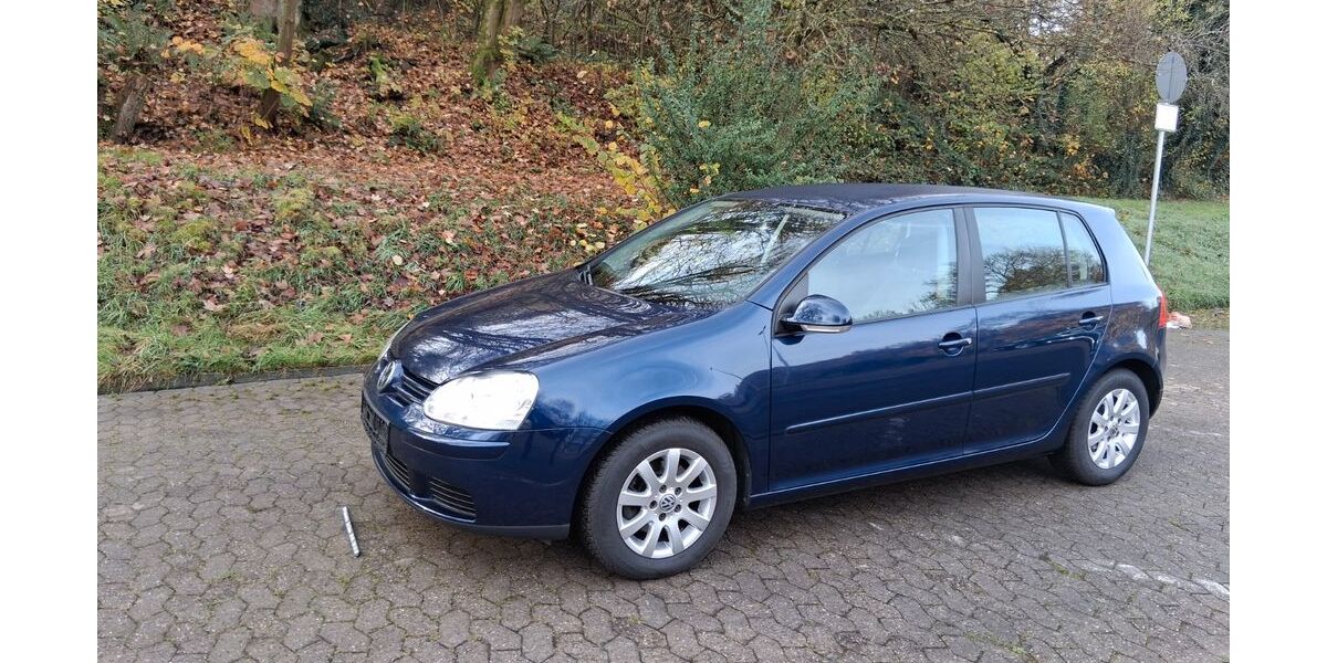 VW Golf 98.000 km 4.500 &euro; Bad Soden 65812