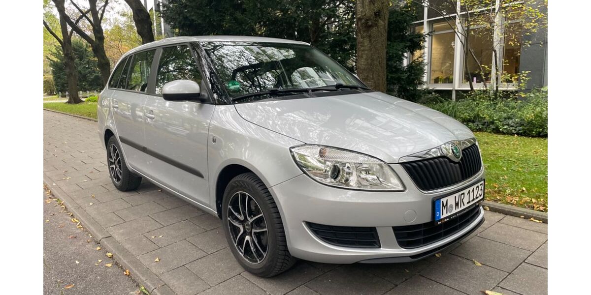Skoda Fabia 62.000 km 8.900 &euro; München 81929