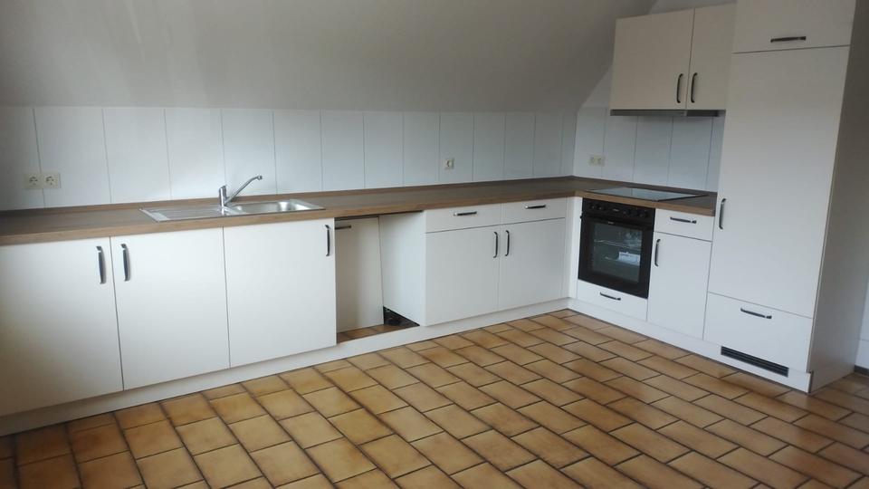 Dachgeschoßwohnung Garrel - 5 Zimmer, 95 m&sup2;, 700&euro; | Angebot:25280342